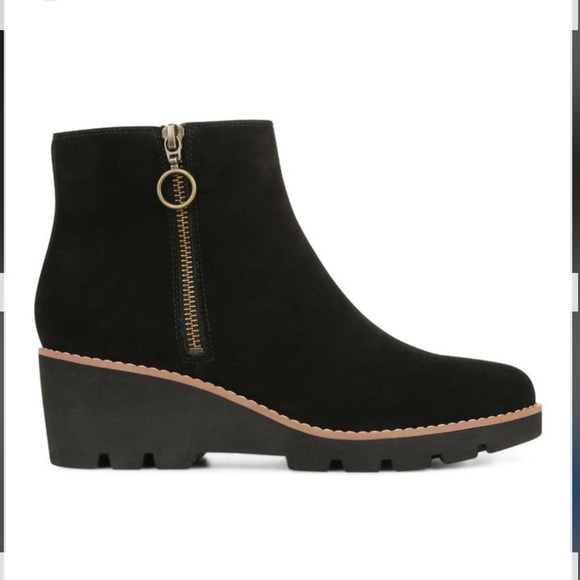 Vionic Hazel NWOT  9 1/2 Black Suede Ankle Boots - Picture 1 of 10